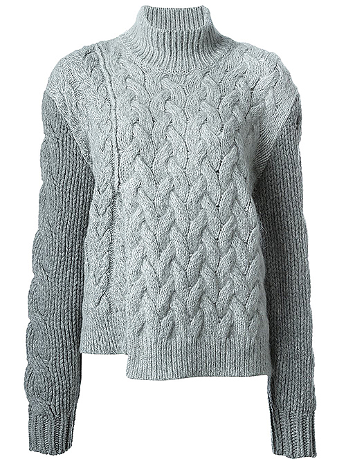 Modell von Stella McCartney mit Zopfmuster und Rollkragen / Foto: farfetch