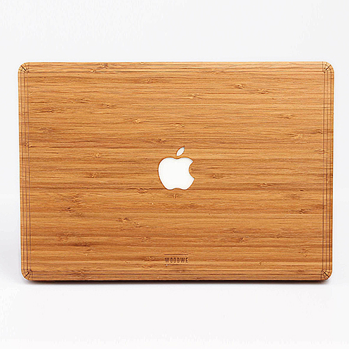 Virtueller Kontakt ist laut Psychologen besser als gar keiner: Macbook Air von APPLE im Wood Case, Variante Bamboo, von WOODWE