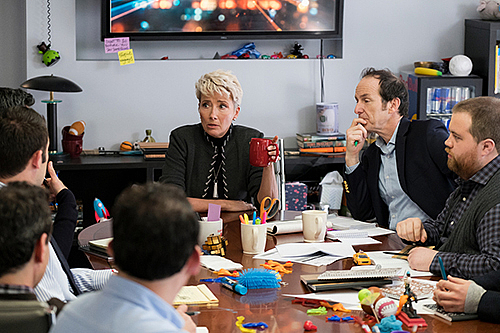 Katherine Newbury (Emma Thompson) mit ihrem Autoren-Team. Foto: 2019 eOne Germany