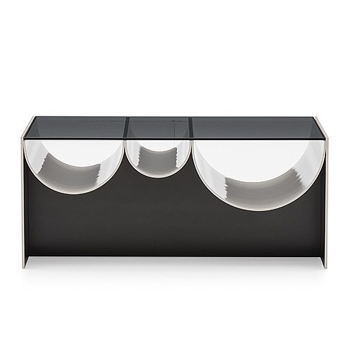 Wellengang: Beistelltisch Waves von Nendo Design fu?r MINOTTI